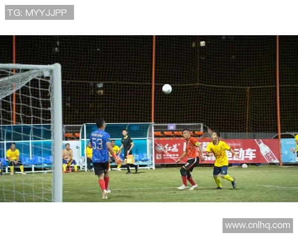 哈维西蒙斯的崛起与未来展望：年轻球员如何在足球界书写传奇